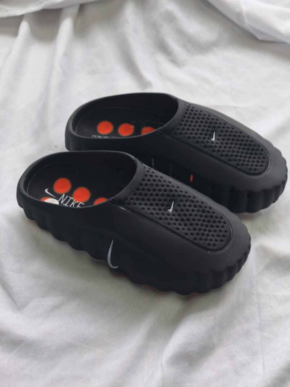 Brand new black Nike Mind 001 slippers (box not included)